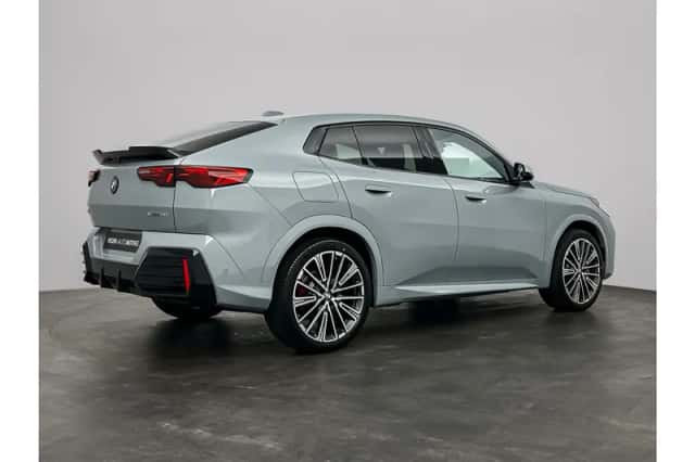 BMW iX2 (2026) thumbnail 4