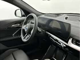BMW iX2 (2026) thumbnail 36