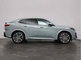 BMW iX2 (2026) thumbnail 7