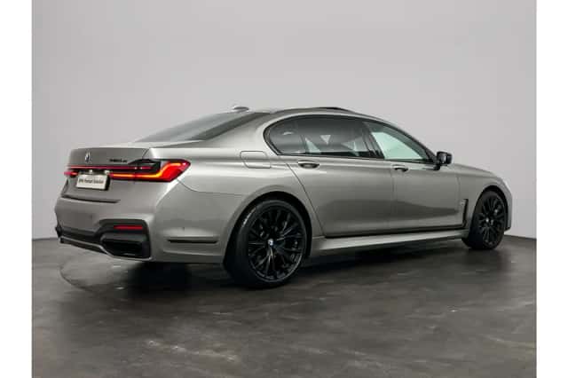 BMW 7-Serie (2021) thumbnail 3