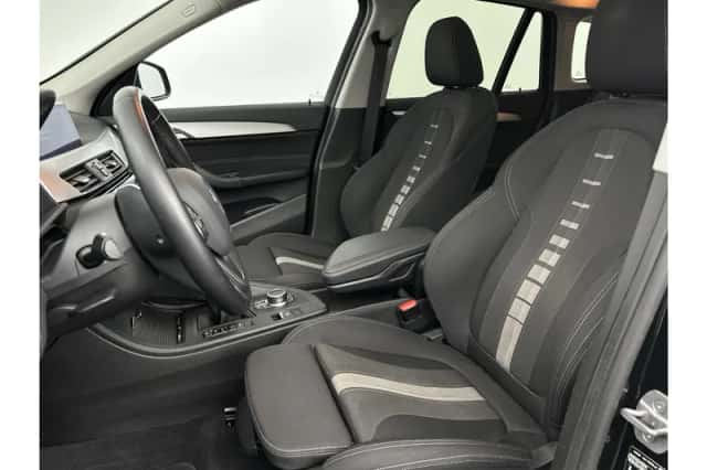 BMW X1 (2022) thumbnail 13