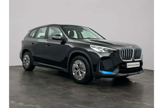 BMW iX1 (2023) thumbnail 2