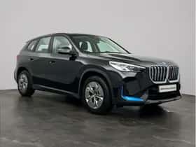 BMW iX1 (2023) thumbnail 2