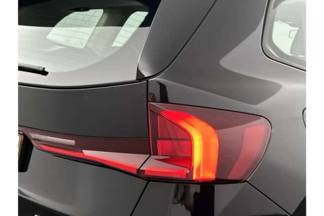 BMW iX1 (2023) thumbnail 12