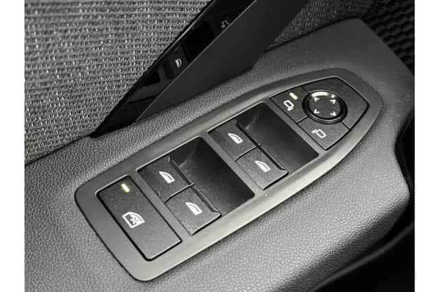BMW iX1 (2023) thumbnail 22