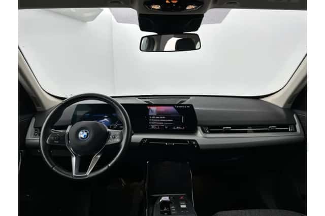 BMW iX1 (2023) thumbnail 24