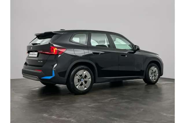 BMW iX1 (2023) thumbnail 5