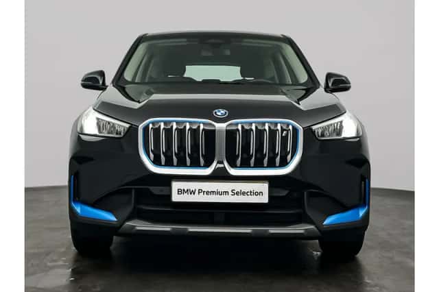 BMW iX1 (2023) thumbnail 6