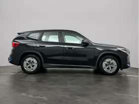 BMW iX1 (2023) thumbnail 7