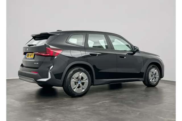 BMW iX1 (2024) thumbnail 2