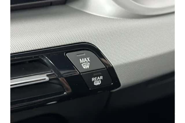 BMW iX1 (2024) thumbnail 14