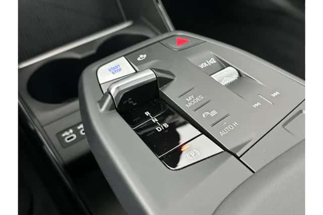 BMW iX1 (2024) thumbnail 19