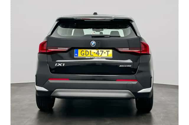 BMW iX1 (2024) thumbnail 33