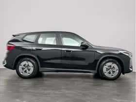 BMW iX1 (2024) thumbnail 35