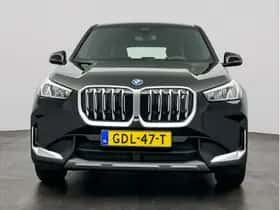 BMW iX1 (2024) thumbnail 6