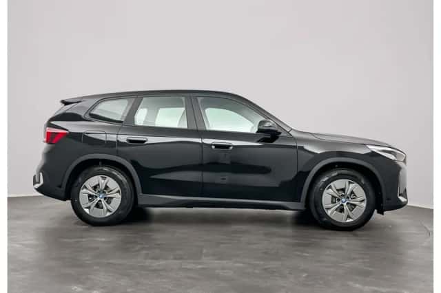 BMW iX1 (2024) thumbnail 7
