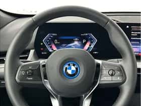 BMW iX1 (2024) thumbnail 10