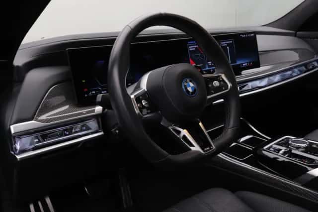 BMW 7-Serie (2024) thumbnail 11