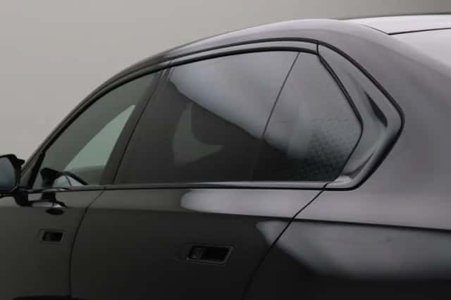 BMW 7-Serie (2024) thumbnail 25