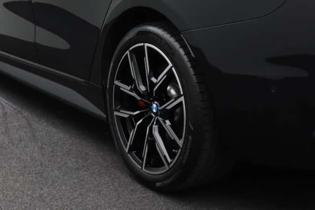 BMW i4 (2025) thumbnail 5