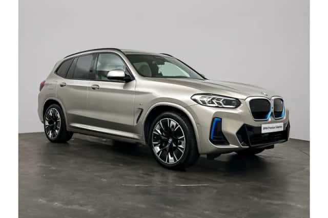 BMW iX3 (2024) thumbnail 2