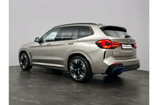 BMW iX3 (2024) thumbnail 5