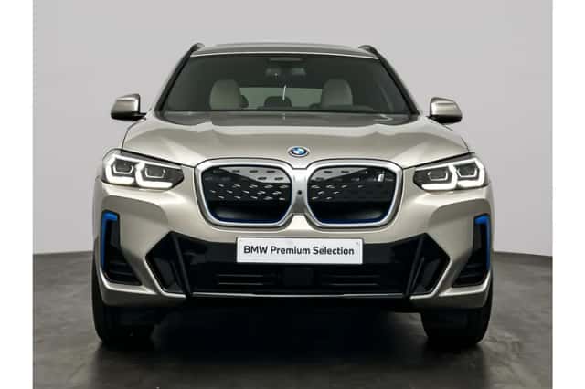 BMW iX3 (2024) thumbnail 6
