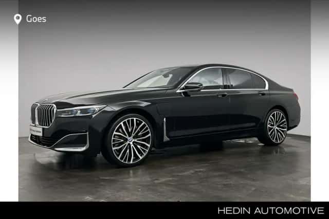 BMW 7-Serie (2019) thumbnail 1