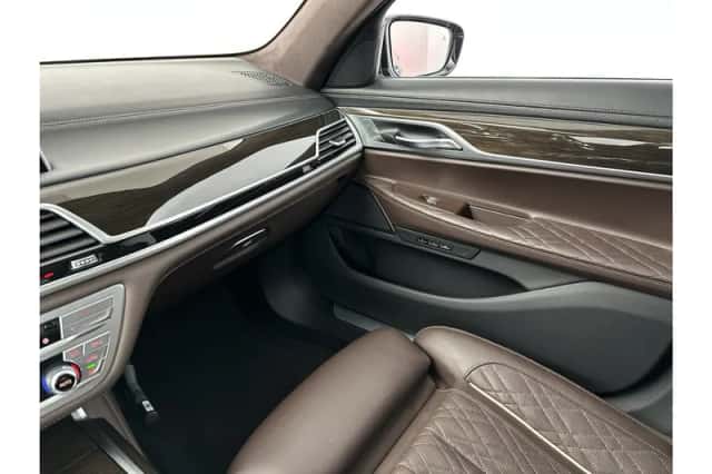 BMW 7-Serie (2019) thumbnail 15