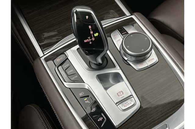 BMW 7-Serie (2019) thumbnail 19