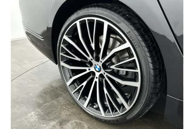 BMW 7-Serie (2019) thumbnail 33