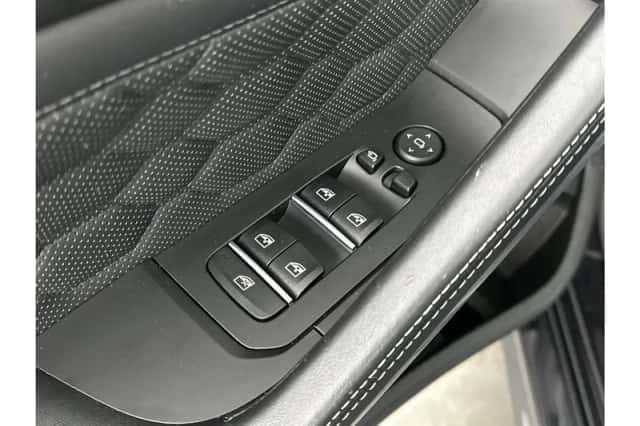 BMW X6 (2022) thumbnail 9