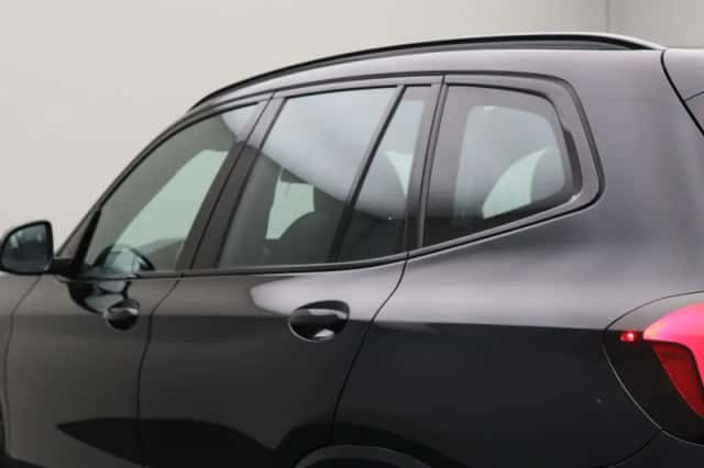 BMW iX3 (2023) thumbnail 4