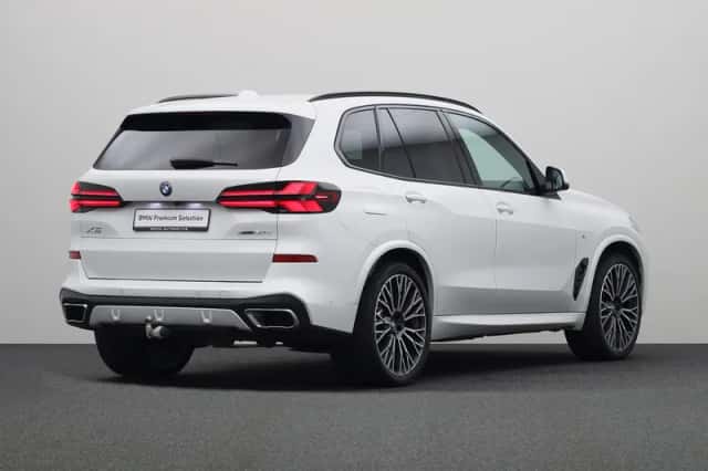 BMW X5 (2025) thumbnail 2