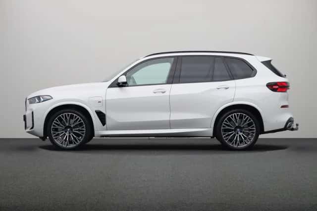 BMW X5 (2025) thumbnail 12