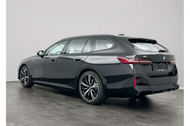 BMW i5 (2025) thumbnail 2