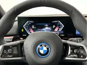 BMW i5 (2025) thumbnail 9