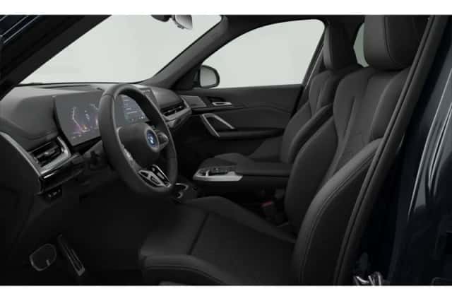 BMW iX1 (2026) thumbnail 3