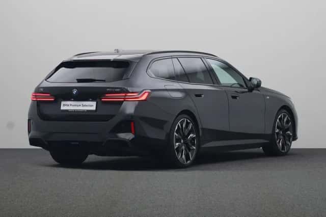 BMW i5 (2025) thumbnail 2