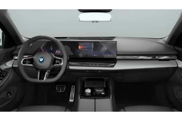 BMW i5 (2025) thumbnail 5