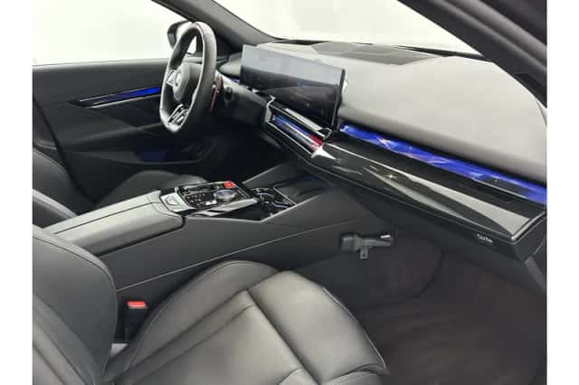 BMW M5 (2025) thumbnail 31