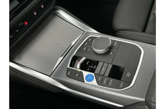 BMW i4 (2026) thumbnail 11