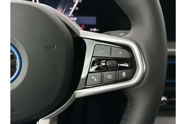 BMW i4 (2026) thumbnail 12