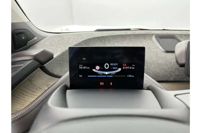 BMW i3 (2022) thumbnail 11