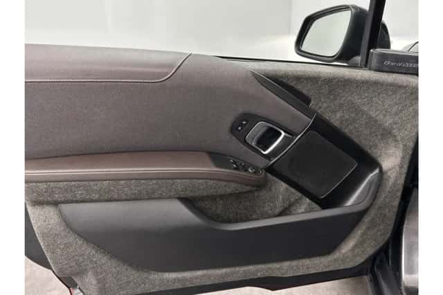 BMW i3 (2022) thumbnail 23