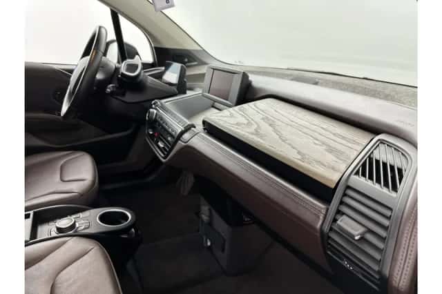 BMW i3 (2022) thumbnail 28