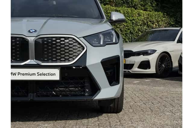BMW iX2 (2025) thumbnail 5
