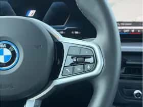 BMW i4 (2025) thumbnail 17