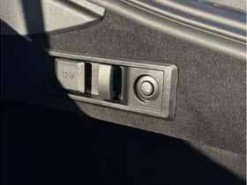 BMW i4 (2025) thumbnail 32