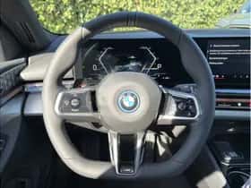 BMW i5 (2026) thumbnail 10